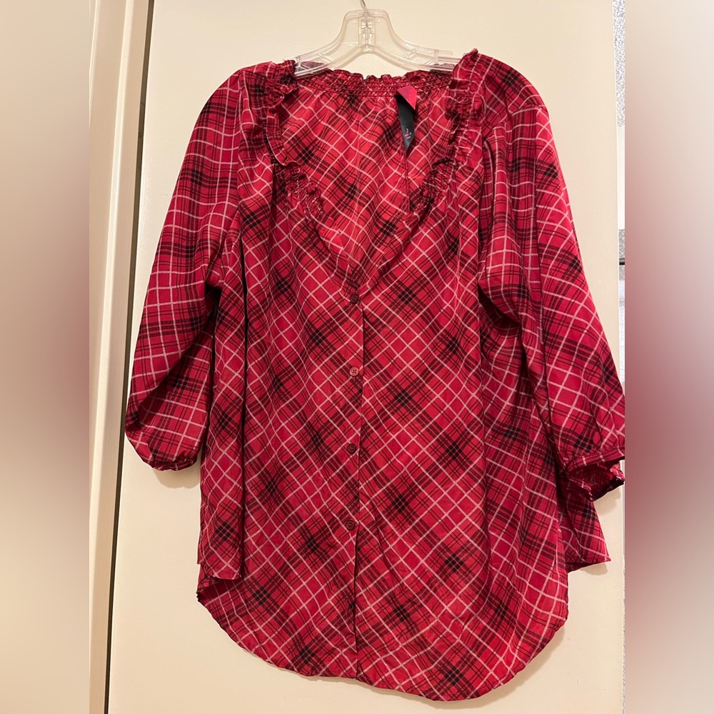Pure Energy off or on the shoulder blouse.